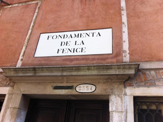 B&B Al Teatro With Canal View Veneza Exterior foto
