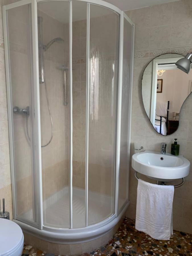 B&B Al Teatro With Canal View Veneza Exterior foto