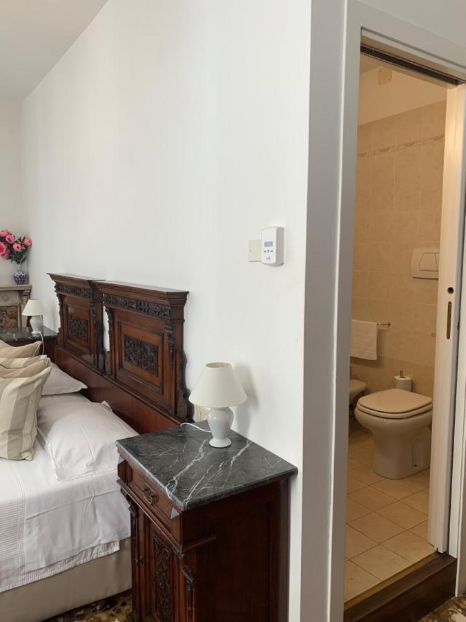 B&B Al Teatro With Canal View Veneza Exterior foto