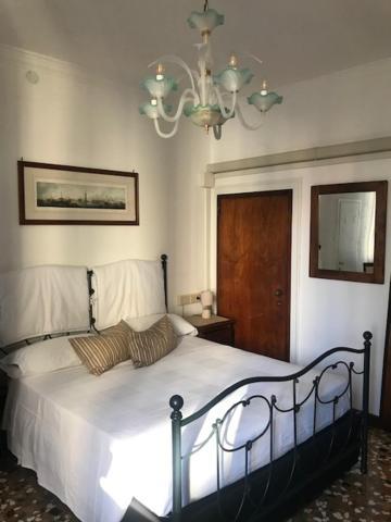 B&B Al Teatro With Canal View Veneza Exterior foto