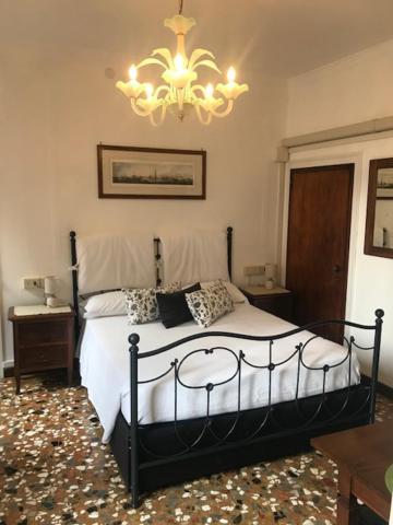 B&B Al Teatro With Canal View Veneza Exterior foto